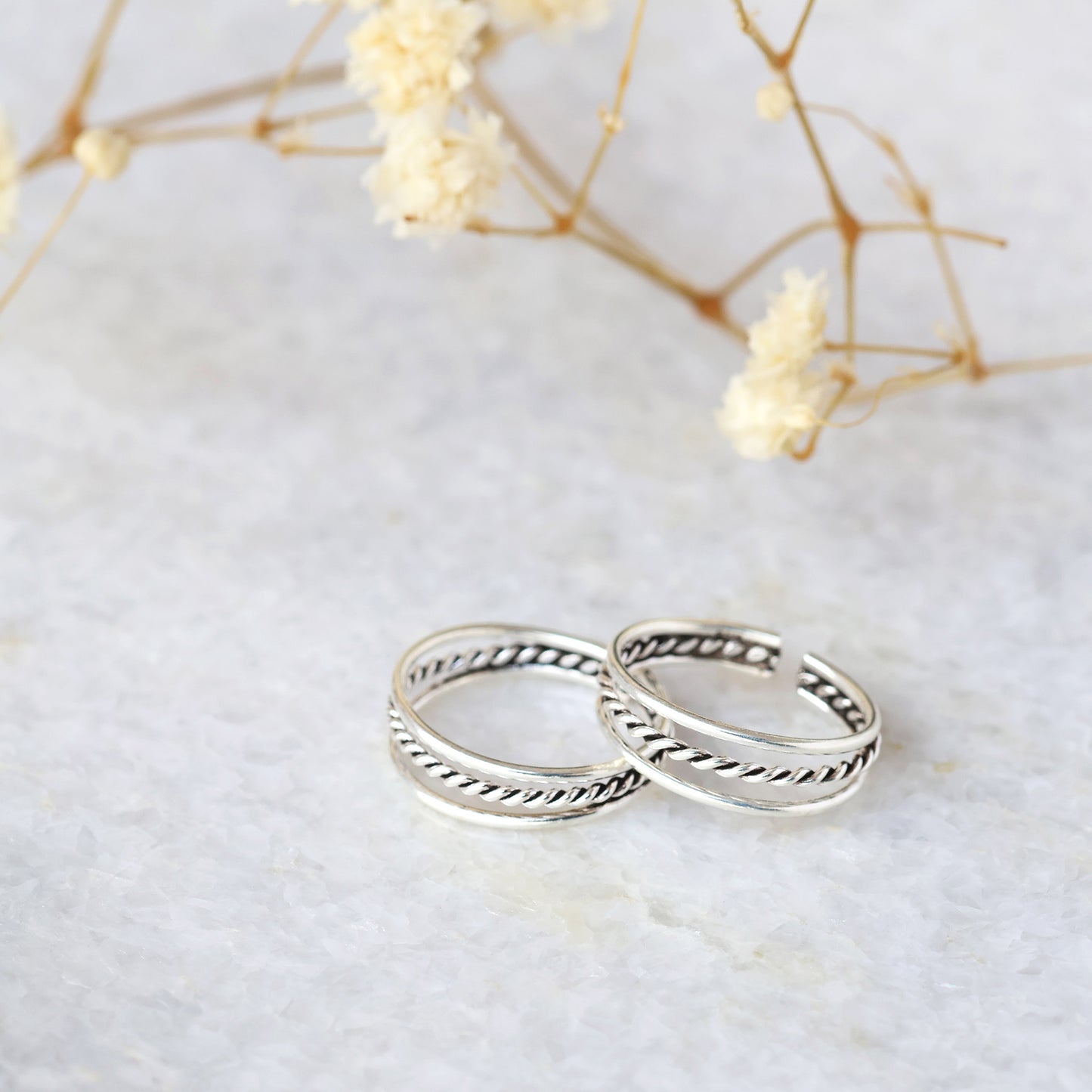 Wire Detail Toe Ring